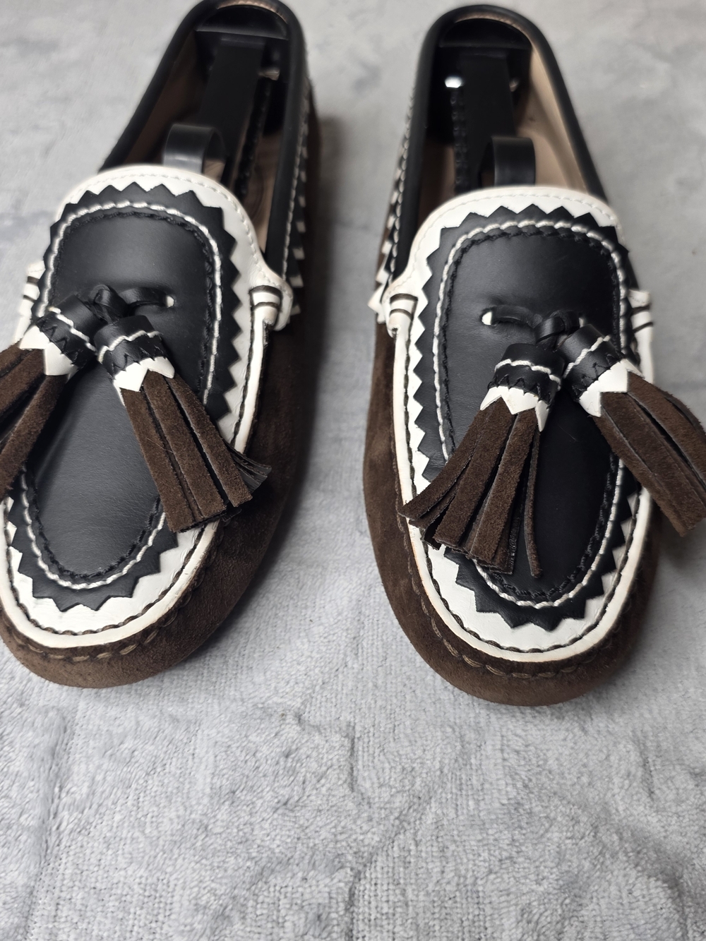 Tod's Brown Suede Loafers with Black Trim And Tassels. Womens Sz 36 ( US 6 ) - Picture 4 of 8